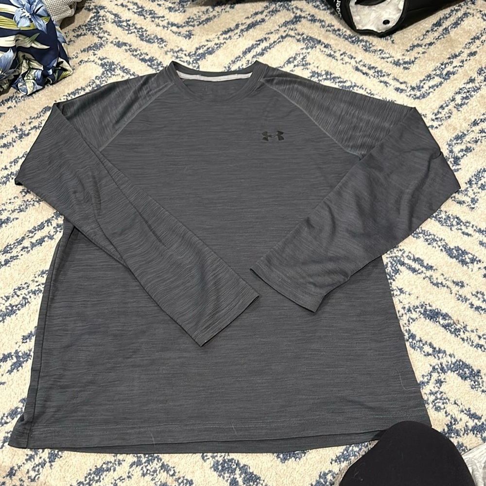 EVERYTHING $5 sale ‼️🌟 Under Armour long sleeve